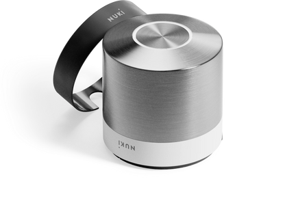 Nuki Smart Lock Ultra con anillos base intercambiables en blanco y negro